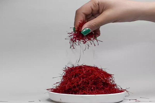 تصویر 3 از زعفران ممتاز با قدرت رنگ‌ دهی فوق‌ العاده