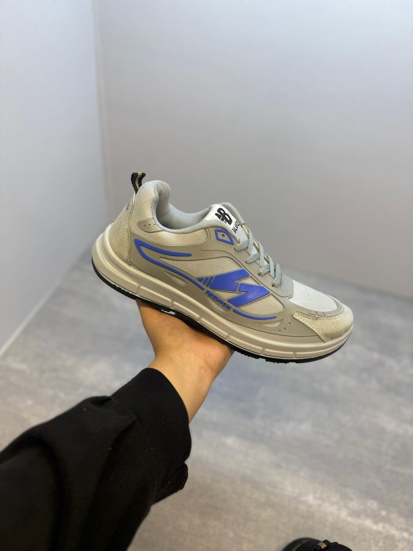 کتونی نیوبالانس مردانه 9060 شیک و با کیفیت