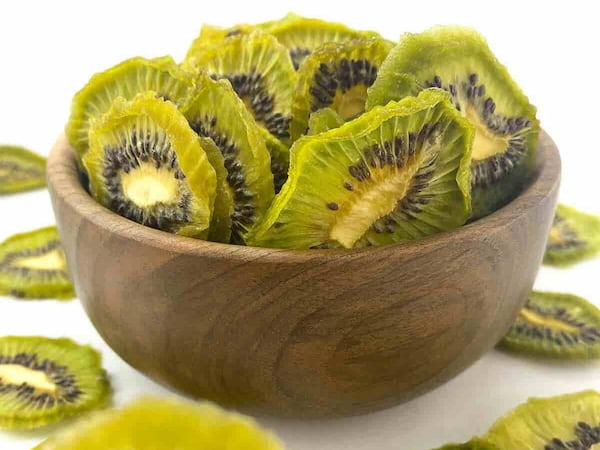 کیوی خشک ارگانیک طبیعی بدون افزودنی مناسب مصرف سالم