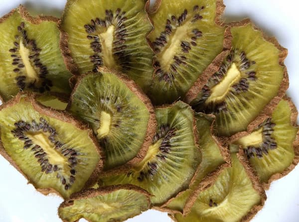 کیوی خشک کیلویی بدون مواد افزودنی مناسب تغذیه سالم