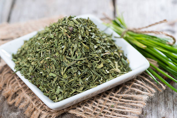 تصویر 4 از ترخون خشک برگ‌ درشت با رنگ سبز طبیعی