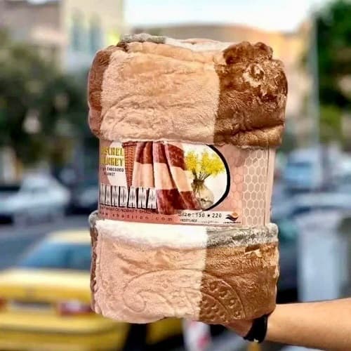 تصویر 1 از بهترین پتوی مسافرتی ماندانا در انواع رنگ