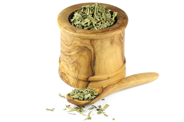 تصویر 4 از ترخون خشک دست‌ چین شده با برگ‌ های یکنواخت