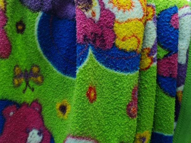 تصویر 2 از پتو کودک با طرح‌ های فانتزی و رنگ‌ های شاد