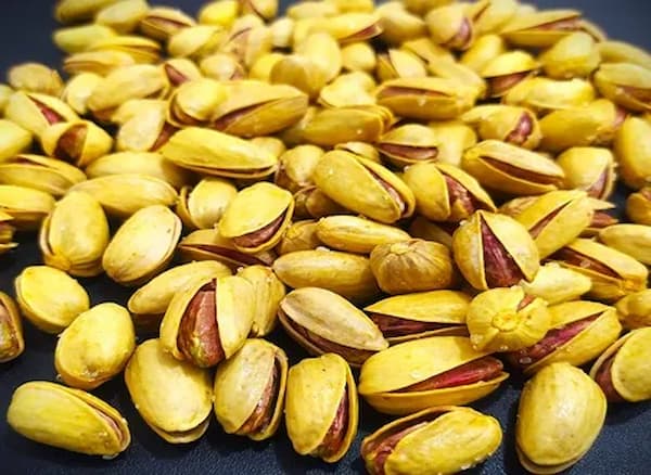 پسته فندقی زعفرانی با عطر گرم و طعم ویژه