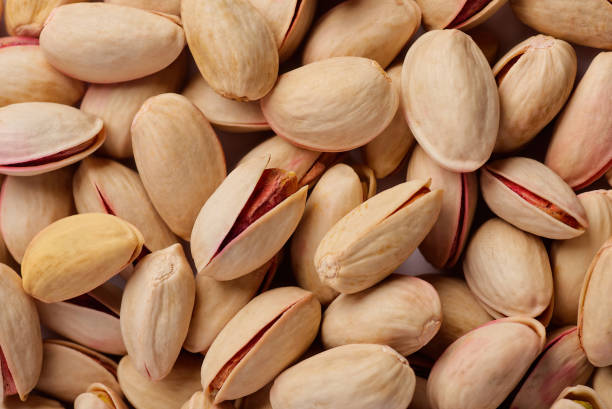 عرضه پسته اکبری خام ارگانیک با شرایط عالی