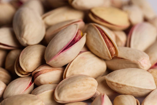 تصویر 1 از عرضه پسته اکبری خام ارگانیک با شرایط عالی