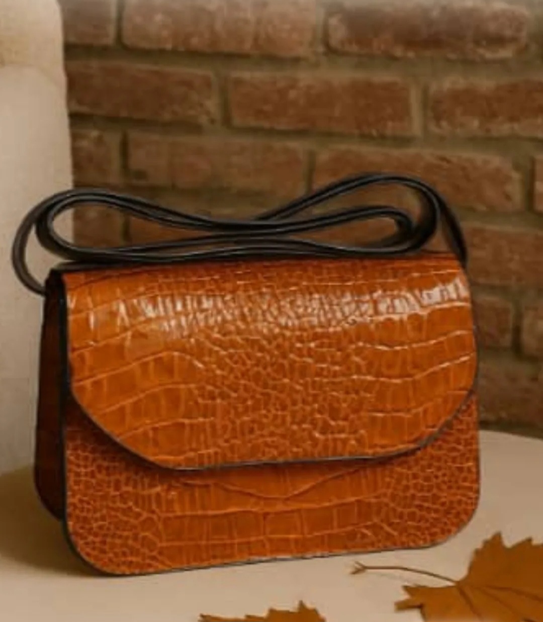 کیف دوشی زنانه چرم گاوی باقیمت استثنایی