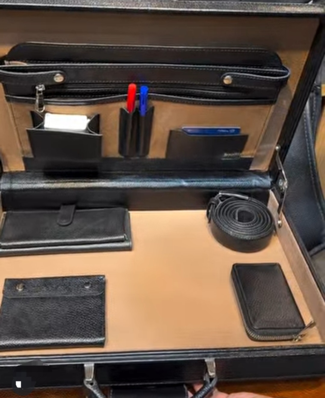 تصویر 1 از ست 5 تیکه چرم اعلا با فروش ویژه