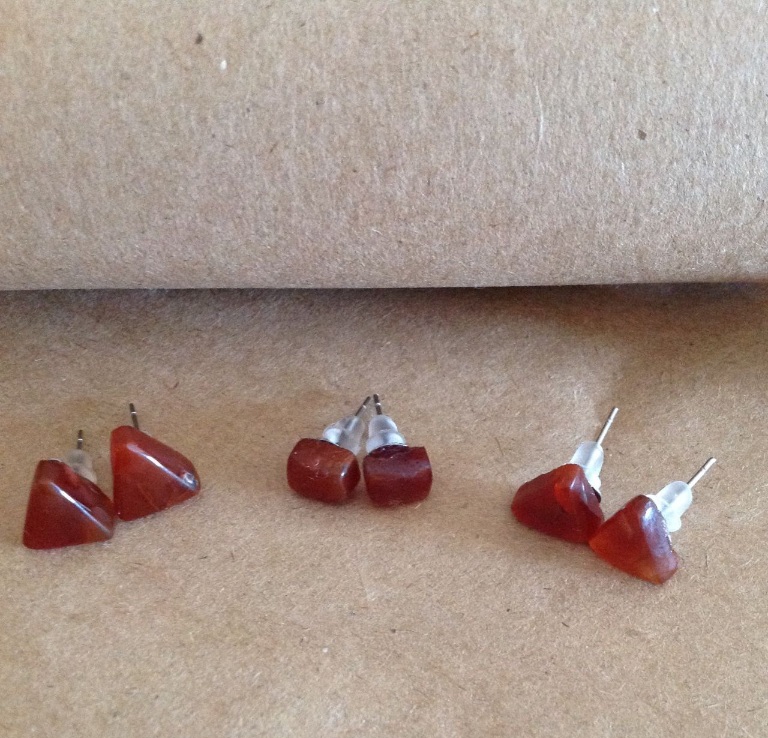 گوشواره میخی عقیق طبیعی