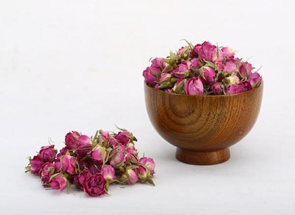 تصویر 5 از قیمت روز غنچه گل محمدی صادراتی + ارسال به امارات و اروپا