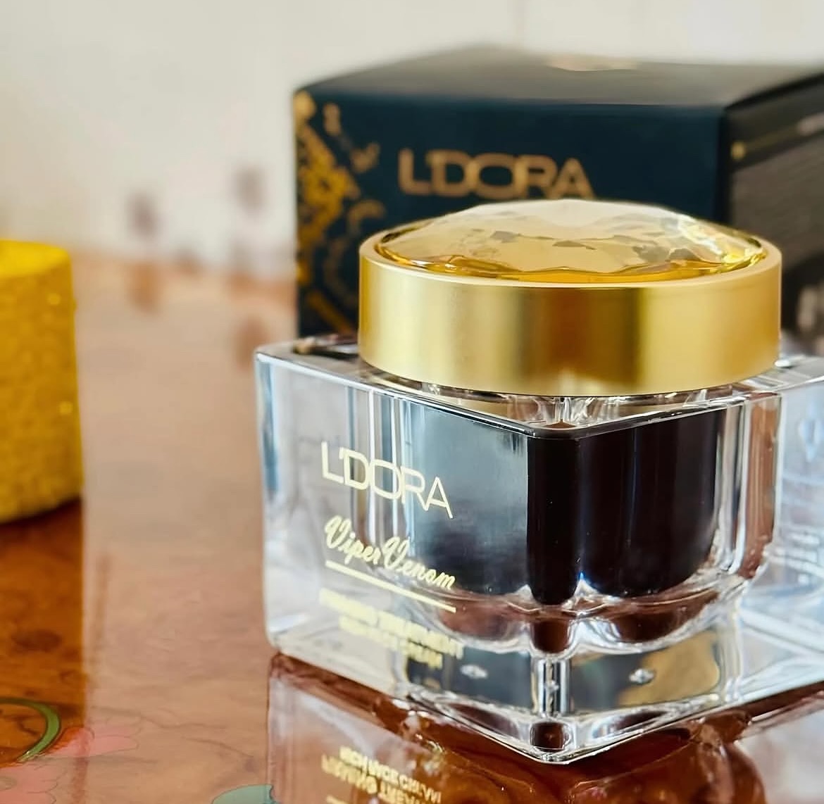 تصویر 4 از کرم وایپر تقویت‌ کننده بافت پوست و کاهش خطوط ریز