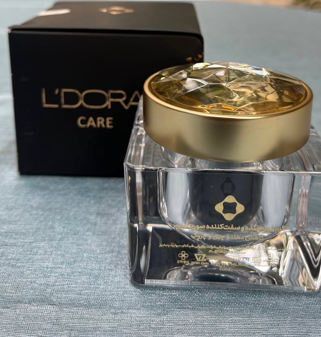 تصویر 3 از کرم سفت‌ کننده حاوی ترکیبات فعال برای فرم‌ دهی بهتر صورت