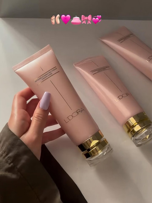 کرم آبرسان حاوی ترکیبات گیاهی برای نرم‌ کنندگی طبیعی