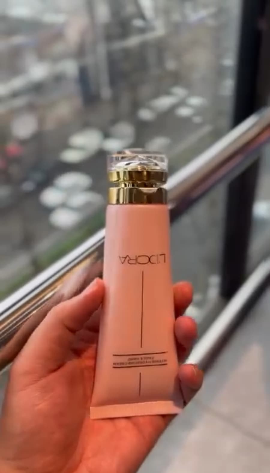 تصویر 2 از کرم آبرسان رطوبت‌ رسانی موثر همراه با ایجاد لطافت