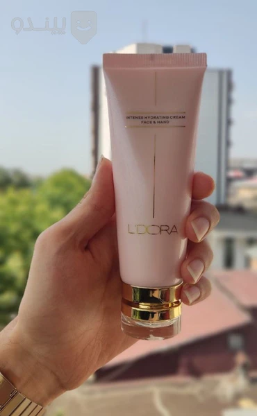 تصویر 2 از آبرسان لدورا باعث افزایش نرمی و انعطاف‌ پذیری پوست