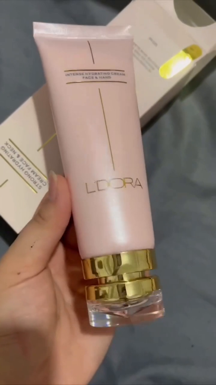 تصویر 1 از آبرسان لدورا مناسب برای استفاده بعد از شست‌ و شوی صورت