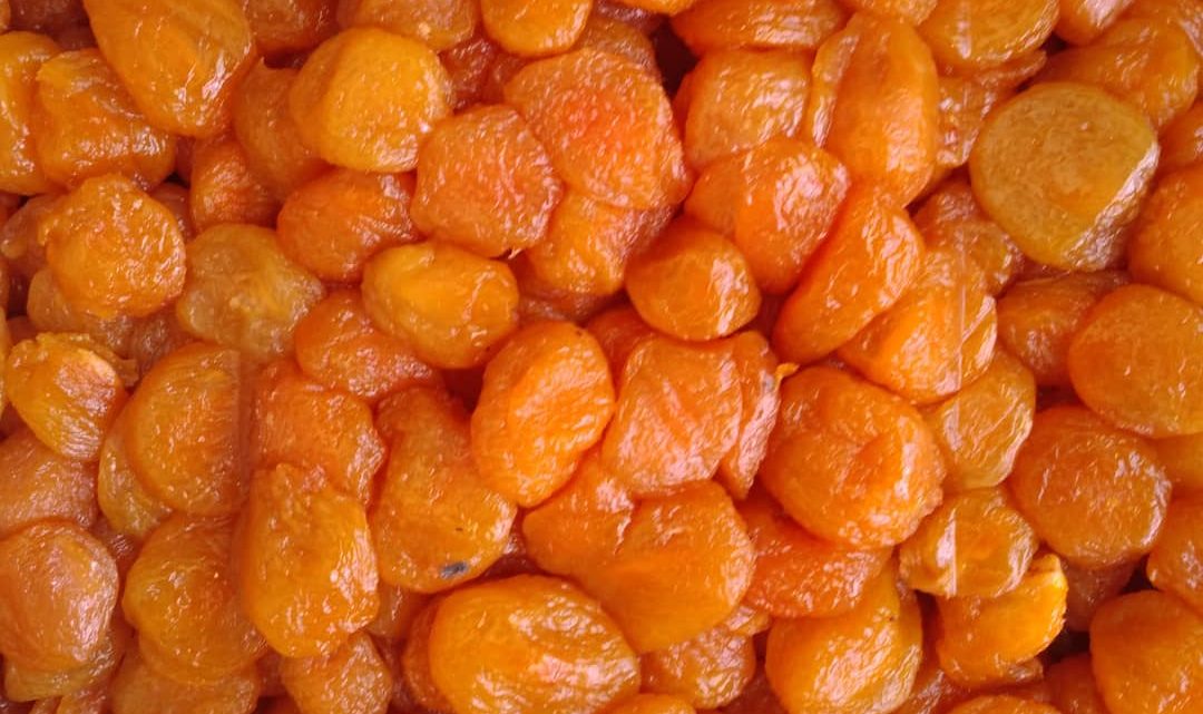 تصویر 2 از آلو بخارا درشت با بافت نرم و خوش‌ طعم