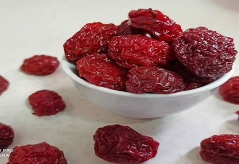 تصویر 1 از آلو بخارا قرمز با طعم ترش‌ و ملس و خوشایند