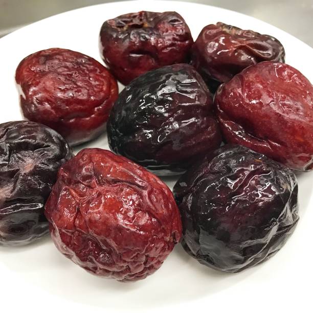 تصویر 3 از آلو بخارا قرمز سرشار از ویتامین‌ ها و مواد معدنی