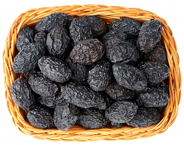 تصویر 3 از آلو بخارا سیاه سرشار از فیبر و مفید برای گوارش