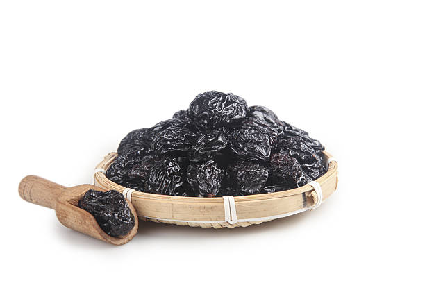 تصویر 2 از آلو بخارا سیاه سرشار از فیبر و مفید برای گوارش