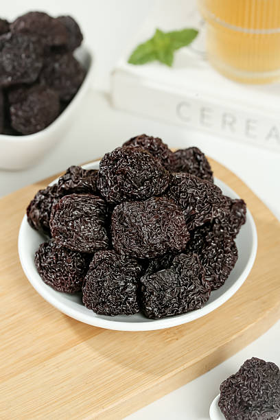 تصویر 2 از آلو بخارا سیاه با ماندگاری بالا و بسته‌ بندی بهداشتی