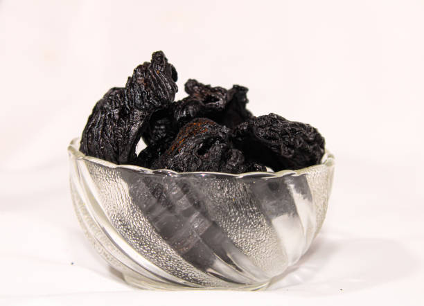 تصویر 2 از آلو بخارای سیاه خشک همراه با خواص ضدالتهابی