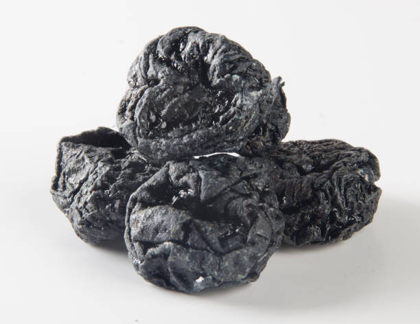 تصویر 4 از آلو بخارا سیاه مناسب استفاده در رژیم‌ های لاغری