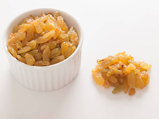 تصویر 3 از کشمش زرد درجه‌ یک با طعم شیرین و طبیعی