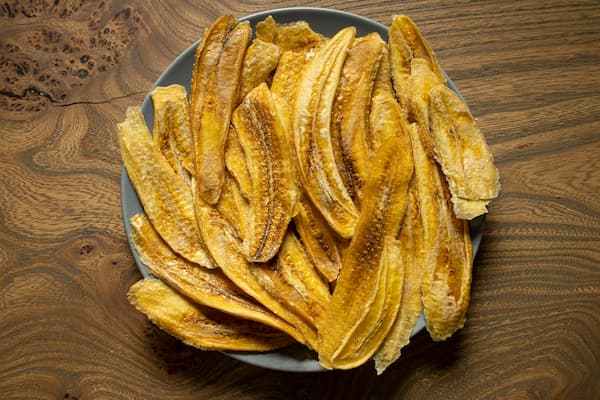 موز خشک پاکستانی طبیعی و خوشمزه برای میان وعده سالم