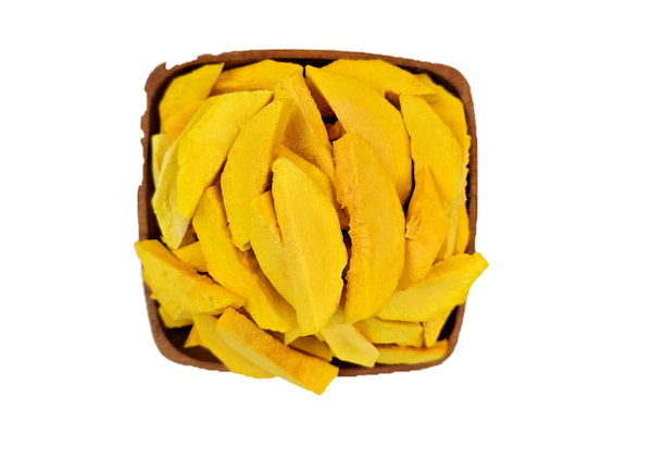 تصویر 2 از انبه خشک پفکی خوش‌ طعم و شیرین طبیعی برای مصرف روزانه