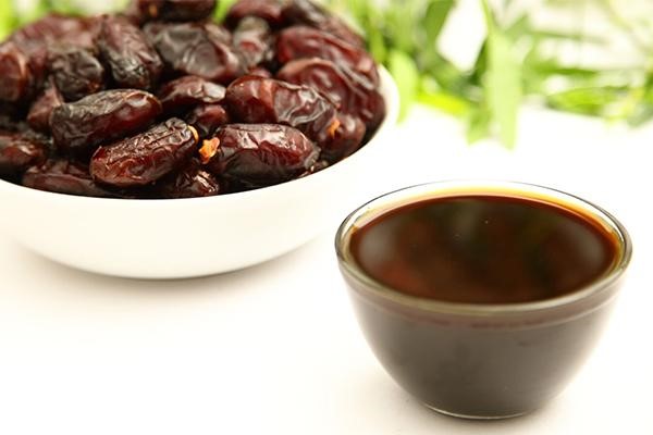 تصویر 1 از شیره خرما تهیه‌ شده از خرما های تازه و رسیده