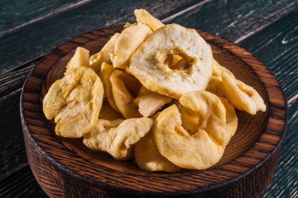 تصویر 2 از سیب خشک با بافتی ترد و خوش‌ مزه