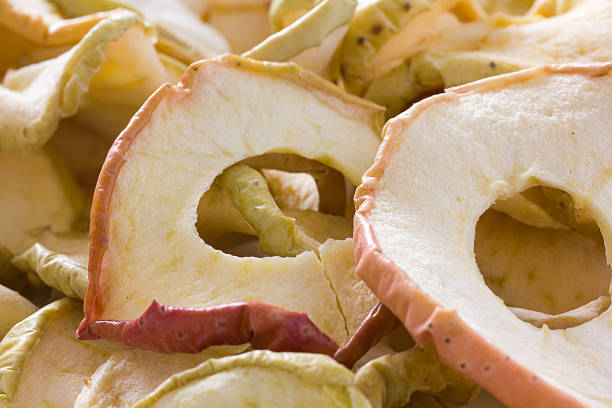 تصویر 3 از سیب خشک با بافتی ترد و خوش‌ مزه