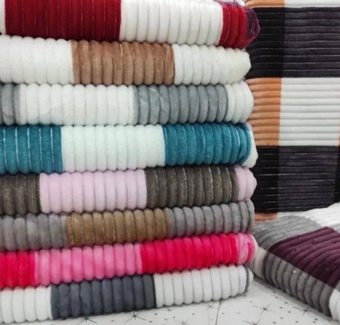 پخش عمده روبالشتی پلیسه چهارخونه + خرید از کارخانه