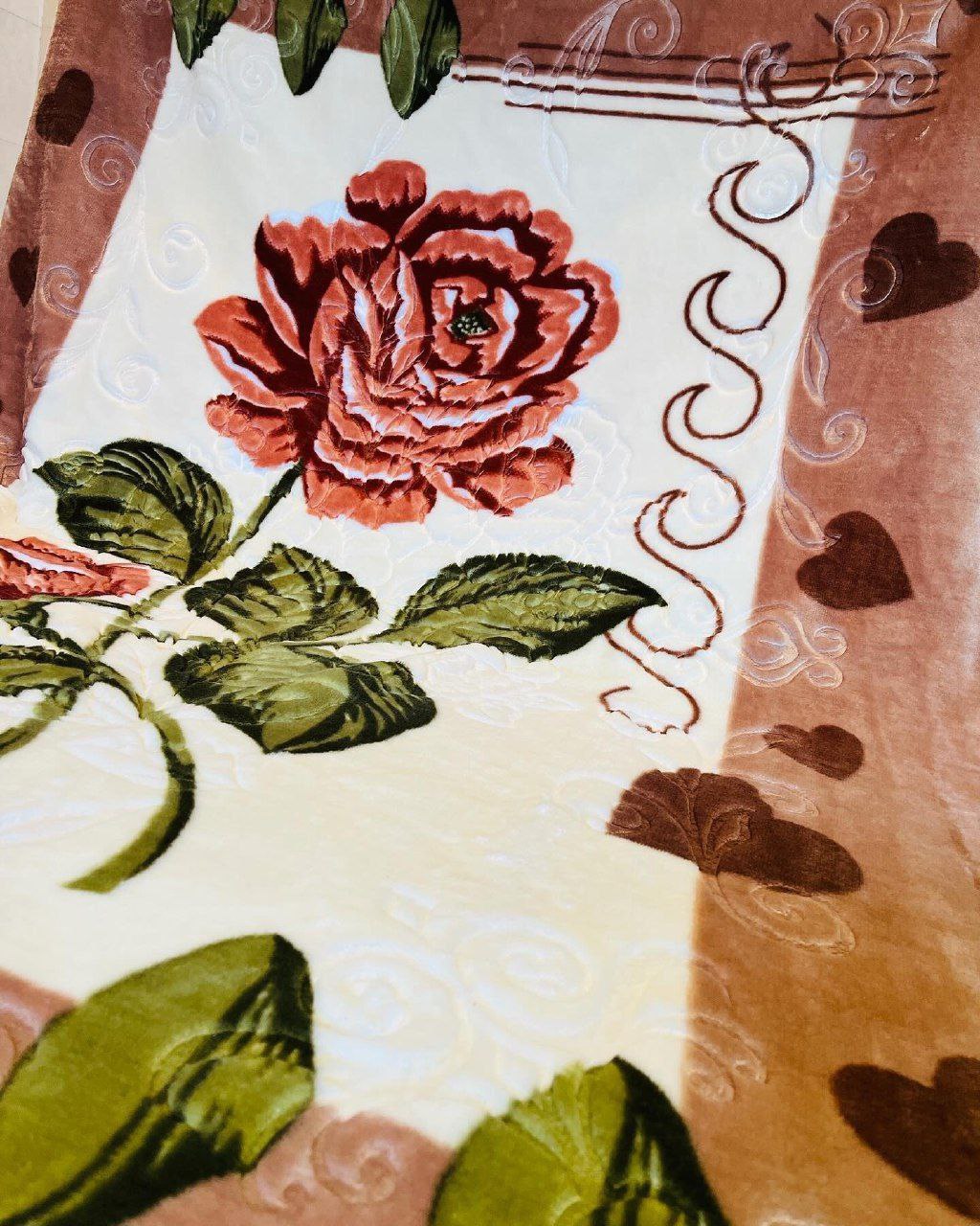 تصویر 1 از فروش ویژه ‌و خرید به صرفه پتو زنبق گلدار الوان