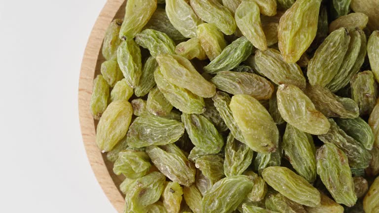 تصویر 4 از قیمت کشمش سبز قلمی اعلا + خرید باور نکردنی