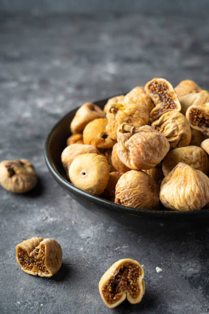 عرضه کننده انجیر خشک پرک تازه و ممتاز