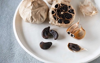 تصویر 4 از سیر سیاه اصل ستاره دخت و طبیعی بدون مواد نگهدارنده مضر