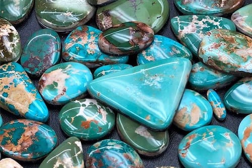 سنگ فیروزه رگه طلایی + با بافت طبیعی و شفافیت بالا