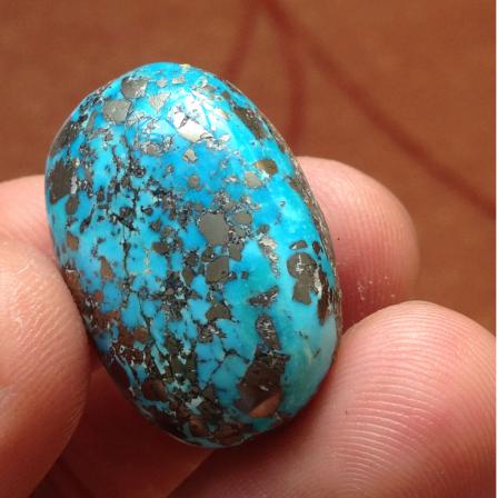 تصویر 1 از سنگ فیروزه با رنگ فیروزه‌ ای چشم‌ نواز و شفاف