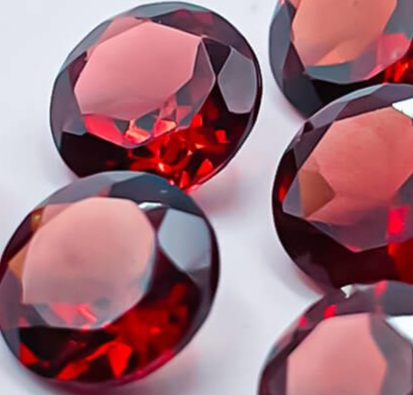 تصویر 3 از سنگ یاقوت سرخ با رنگ عمیق و شفافیت بالا