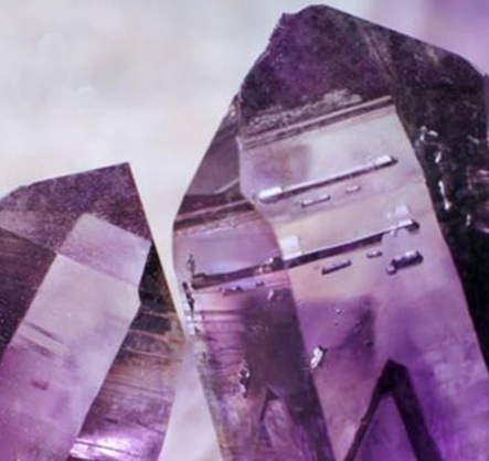 تصویر 3 از سنگ یاقوت کبود بنفش طبیعی + با رنگ خاص و جذاب