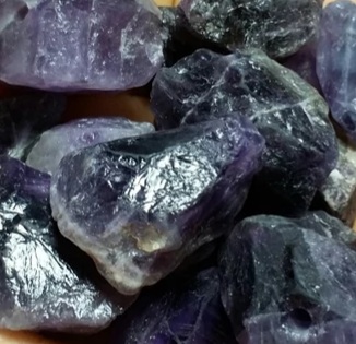 تصویر 1 از سنگ یاقوت کبود بنفش طبیعی + با رنگ خاص و جذاب