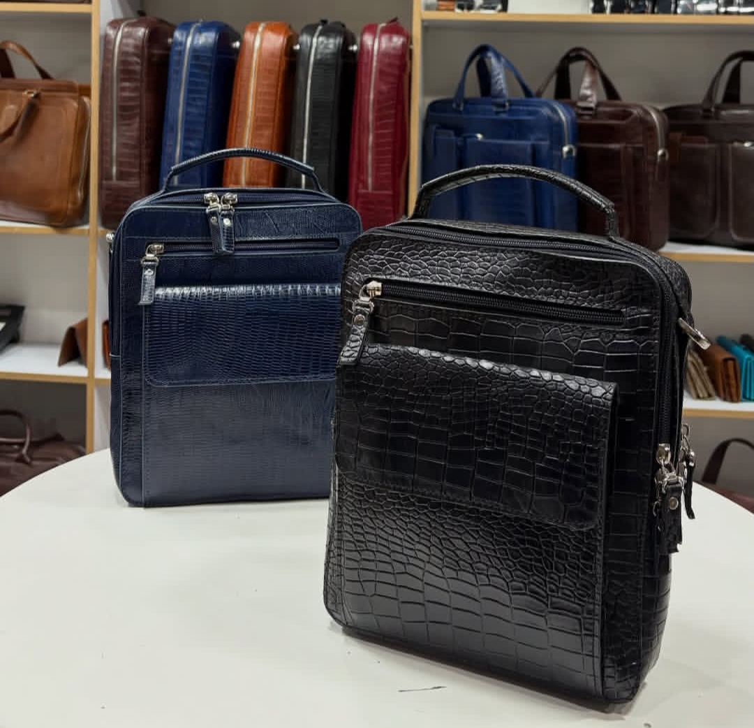 کیف دوشی ودستی مردانه چرم اعلا در فروش عمده