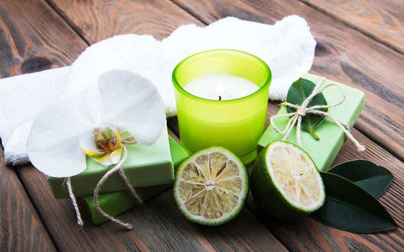 شمع عطری میوه‌ ای در رایحه‌ های متنوع