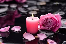 تصویر 1 از شمع عطری رز صورتی با طراحی جذاب