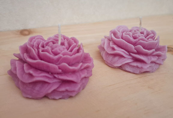 تصویر 4 از شمع عطری رز صورتی با طراحی جذاب