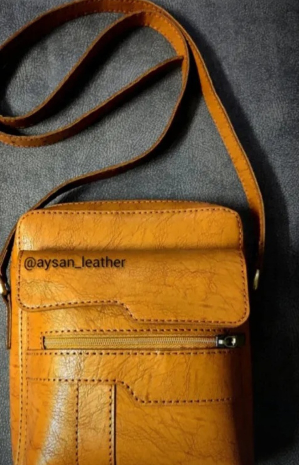 کیف دوشی مردانه چرم دستدوز با قیمت به صرفه
